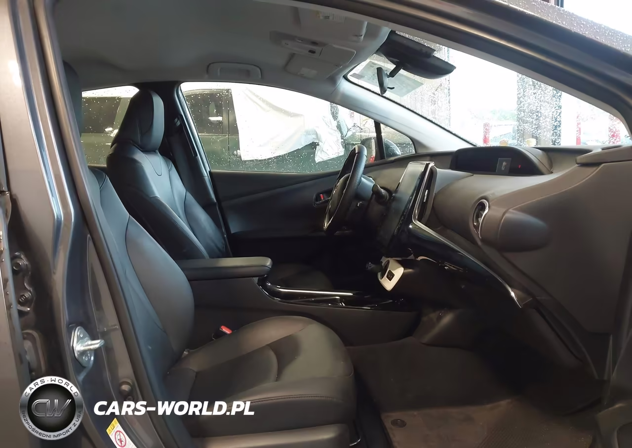 2017 Toyota Prius Prime Premium VIN:JTDKARFP4H3051512 - 5