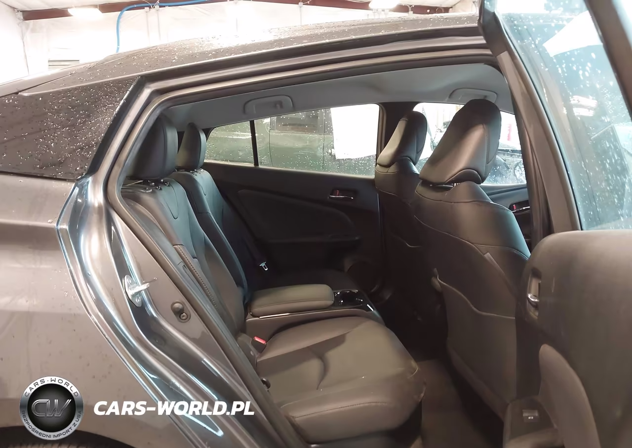 2017 Toyota Prius Prime Premium VIN:JTDKARFP4H3051512 - 8