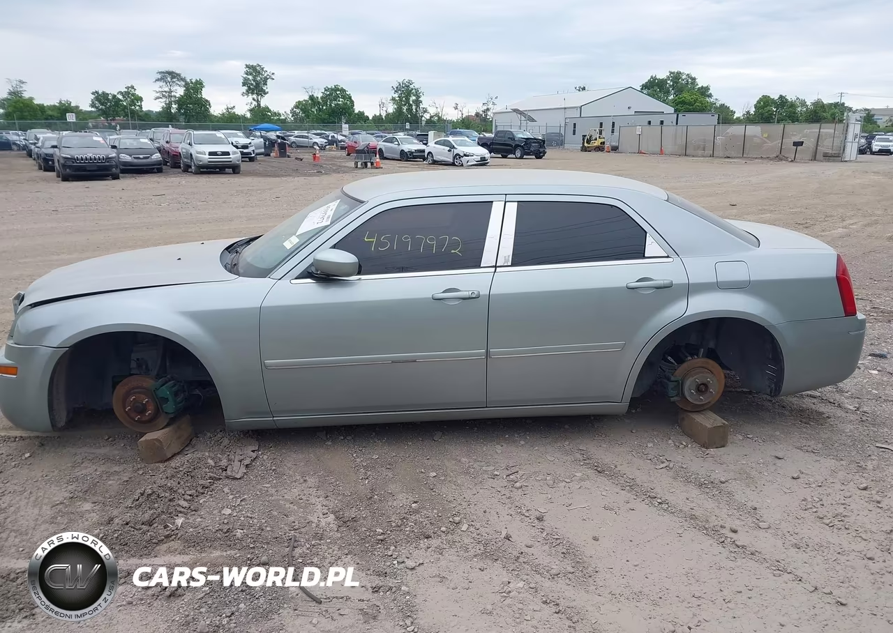 2005 Chrysler 300 Touring VIN:2C3AA53G35H508686 - 14