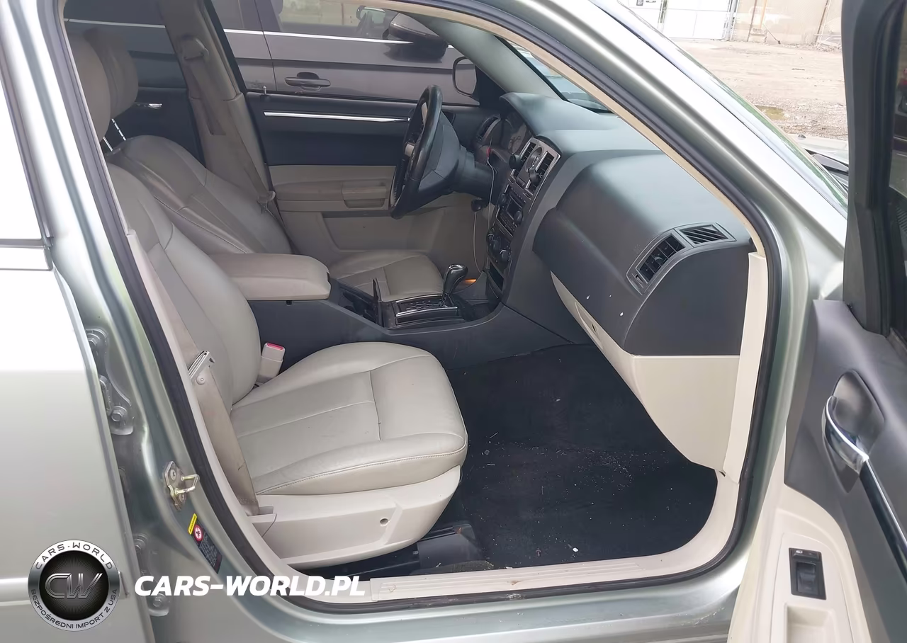 2005 Chrysler 300 Touring VIN:2C3AA53G35H508686 - 5