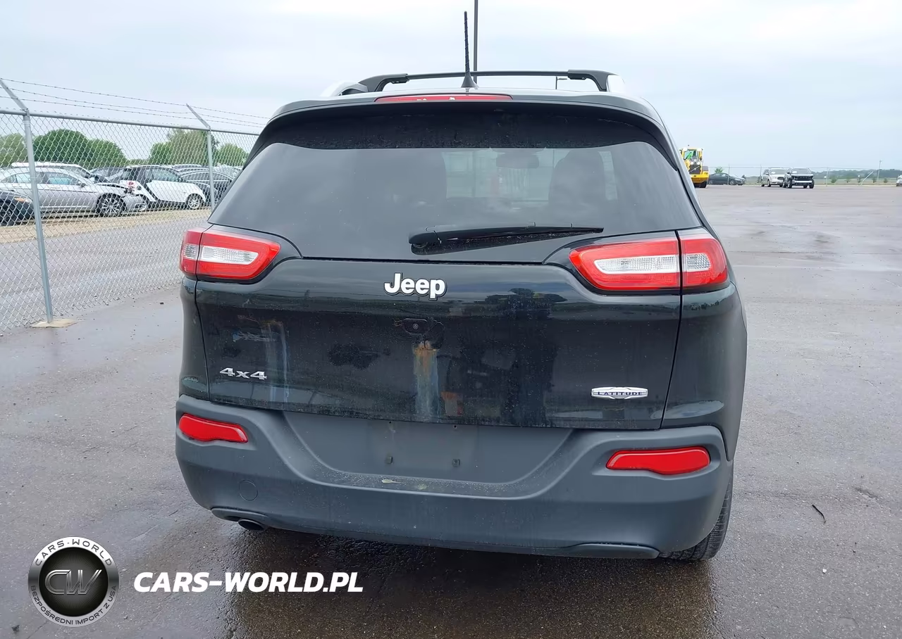 2018 Jeep Cherokee Latitude Plus 4X4 VIN:1C4PJMLB9JD535791 - 16