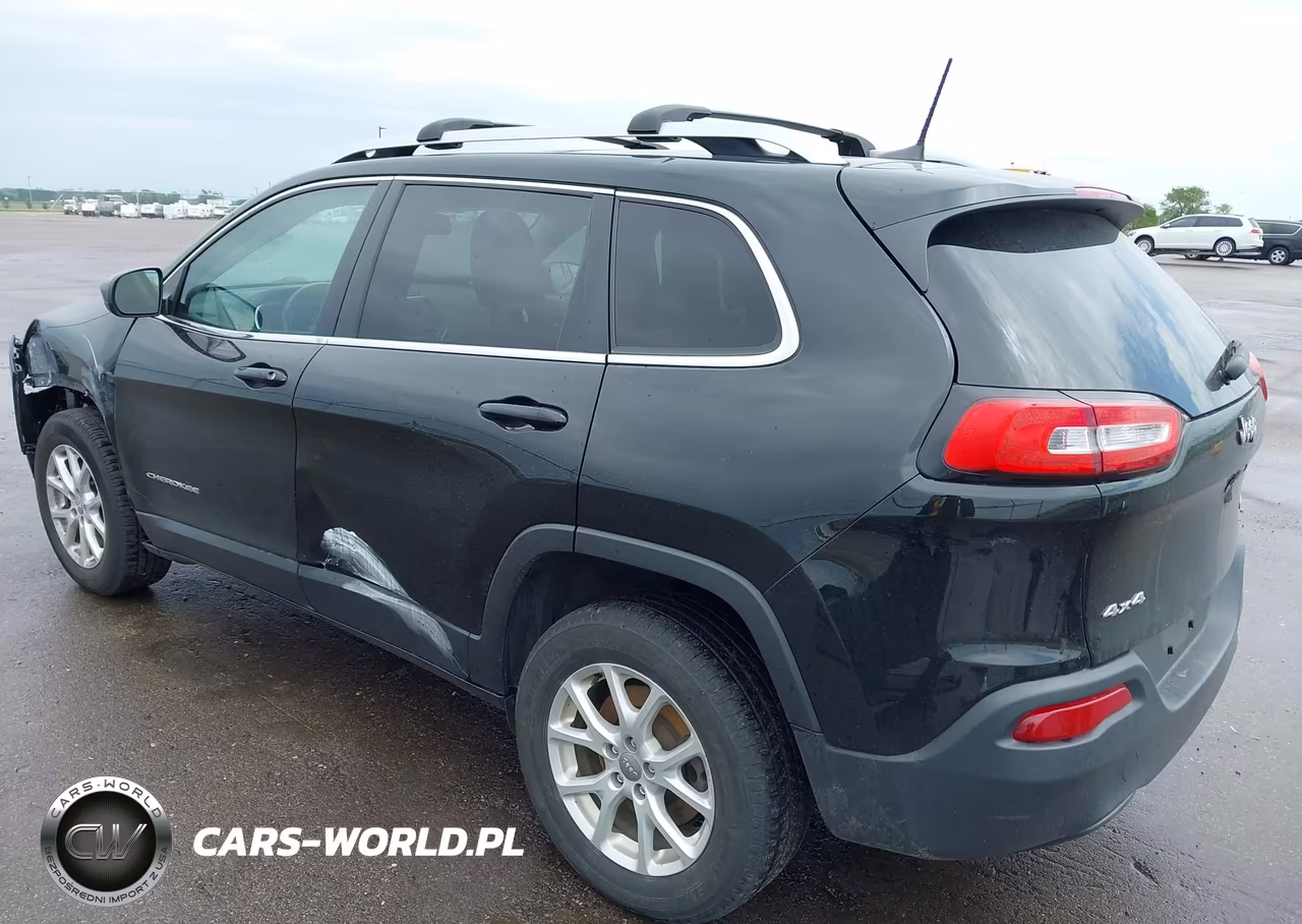2018 Jeep Cherokee Latitude Plus 4X4 VIN:1C4PJMLB9JD535791 - 3