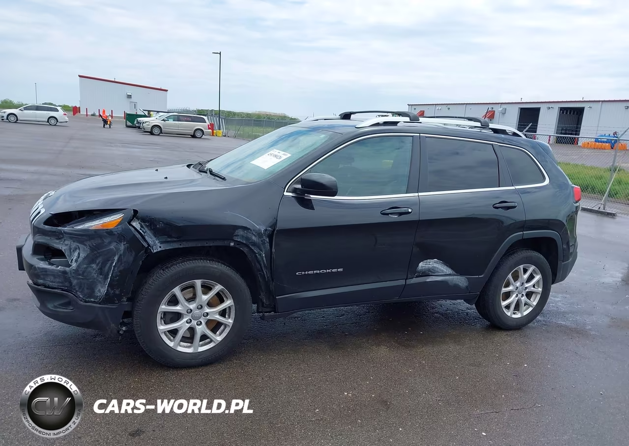 2018 Jeep Cherokee Latitude Plus 4X4 VIN:1C4PJMLB9JD535791 - 6