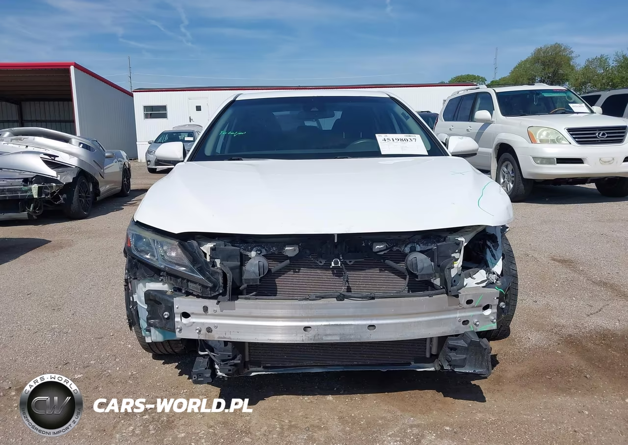 2019 Toyota Camry Le VIN:4T1B11HK3KU197724 - 18