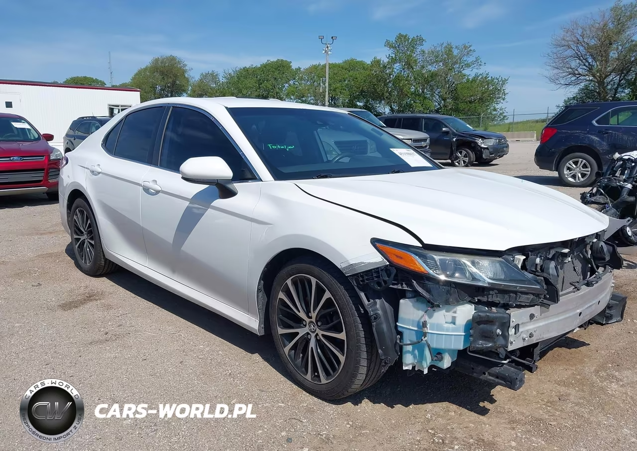 2019 Toyota Camry Le VIN:4T1B11HK3KU197724 - 19