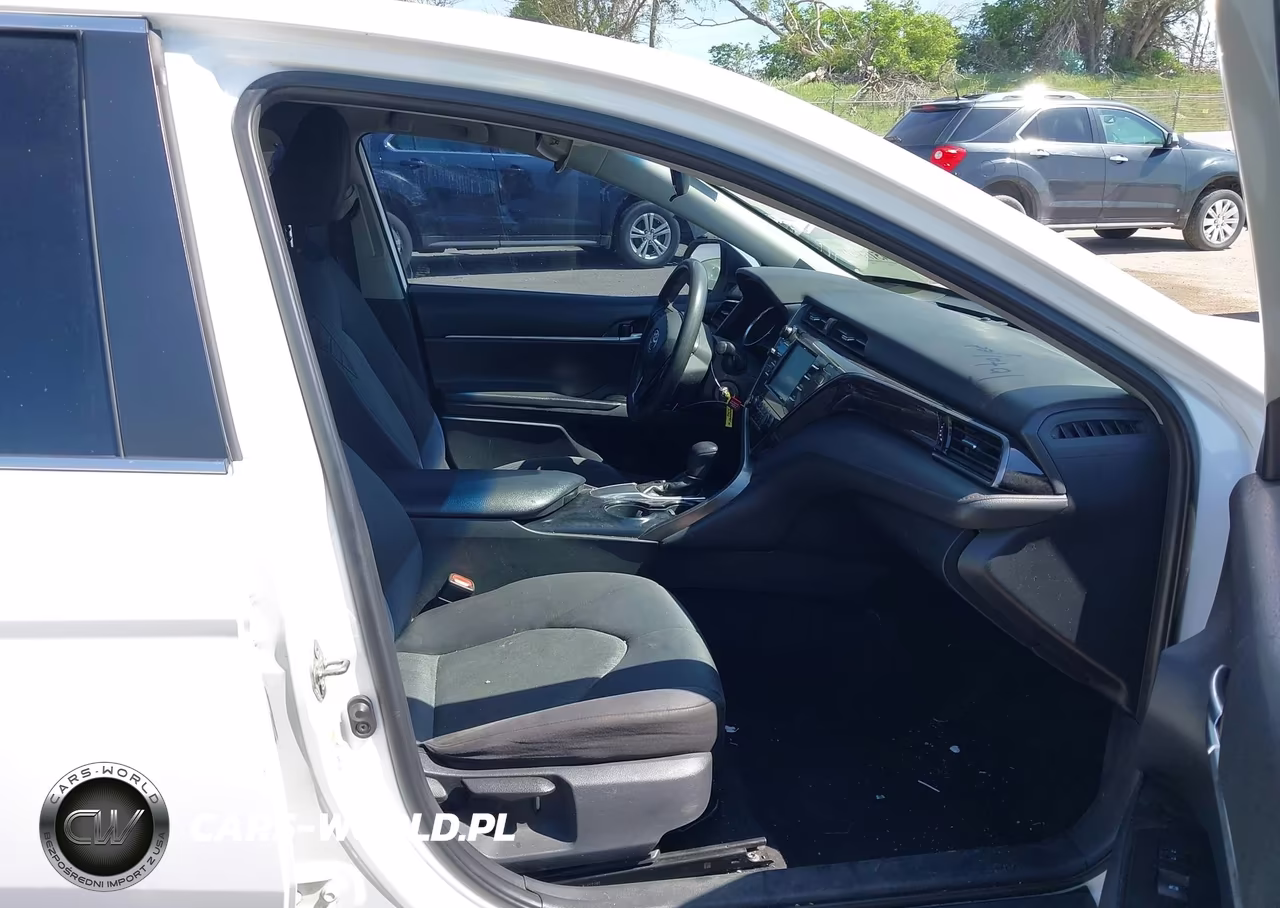 2019 Toyota Camry Le VIN:4T1B11HK3KU197724 - 5