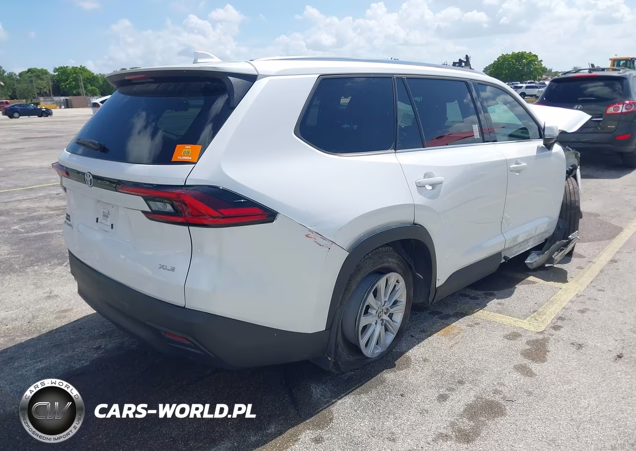 2025 Toyota Grand Highlander Hybrid Xle VIN:5TDACAB54SS046294 - 4