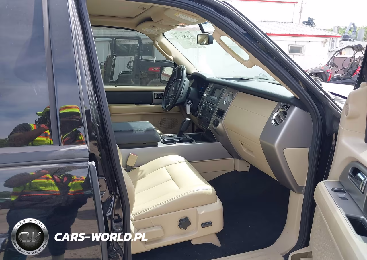 2017 Ford Expedition Xlt VIN:1FMJU1JT0HEA00159 - 5