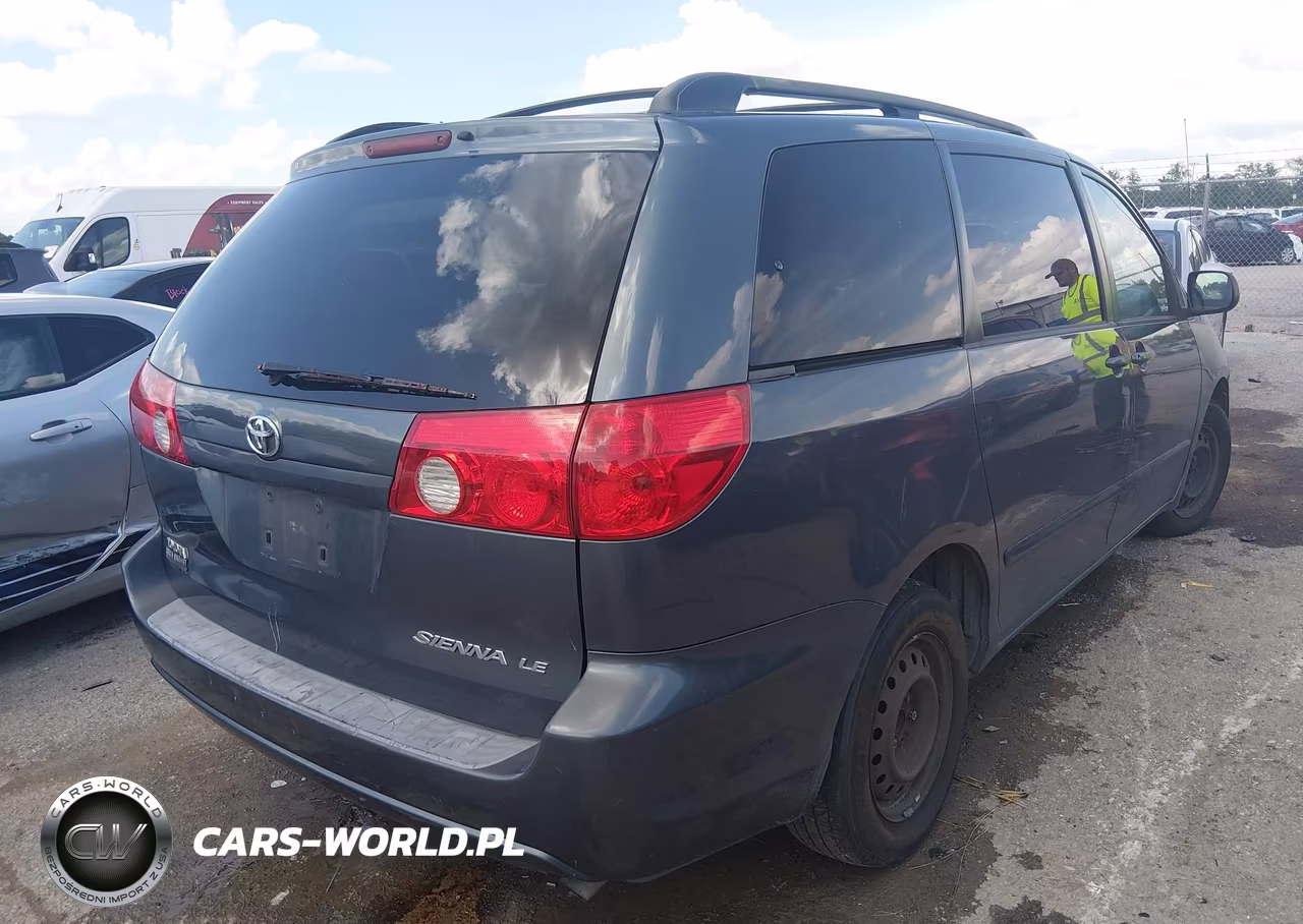 2007 Toyota Sienna Le VIN:5TDZK23C17S017027 - 4