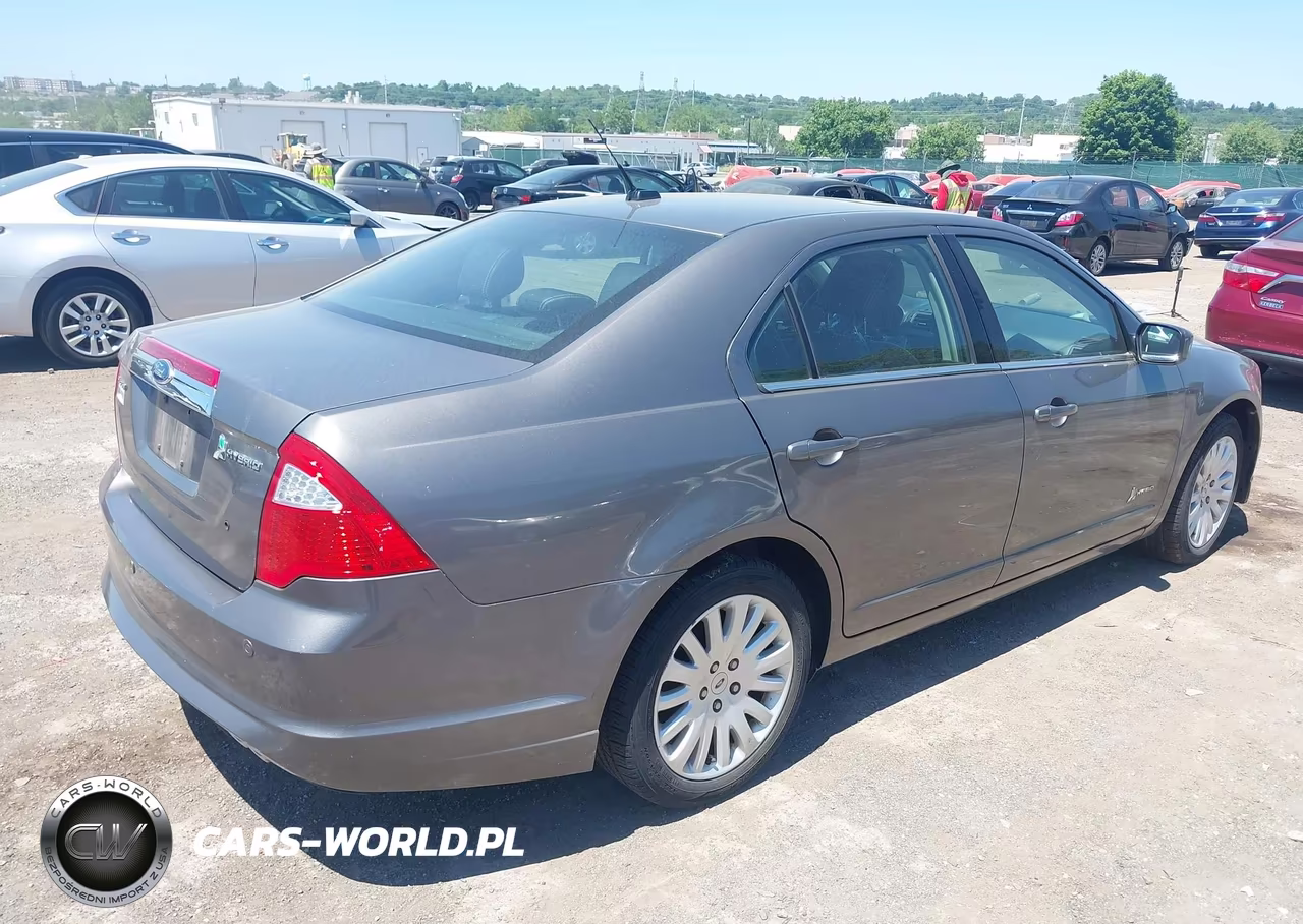 2011 Ford Fusion Hybrid VIN:3FADP0L39BR272249 - 4