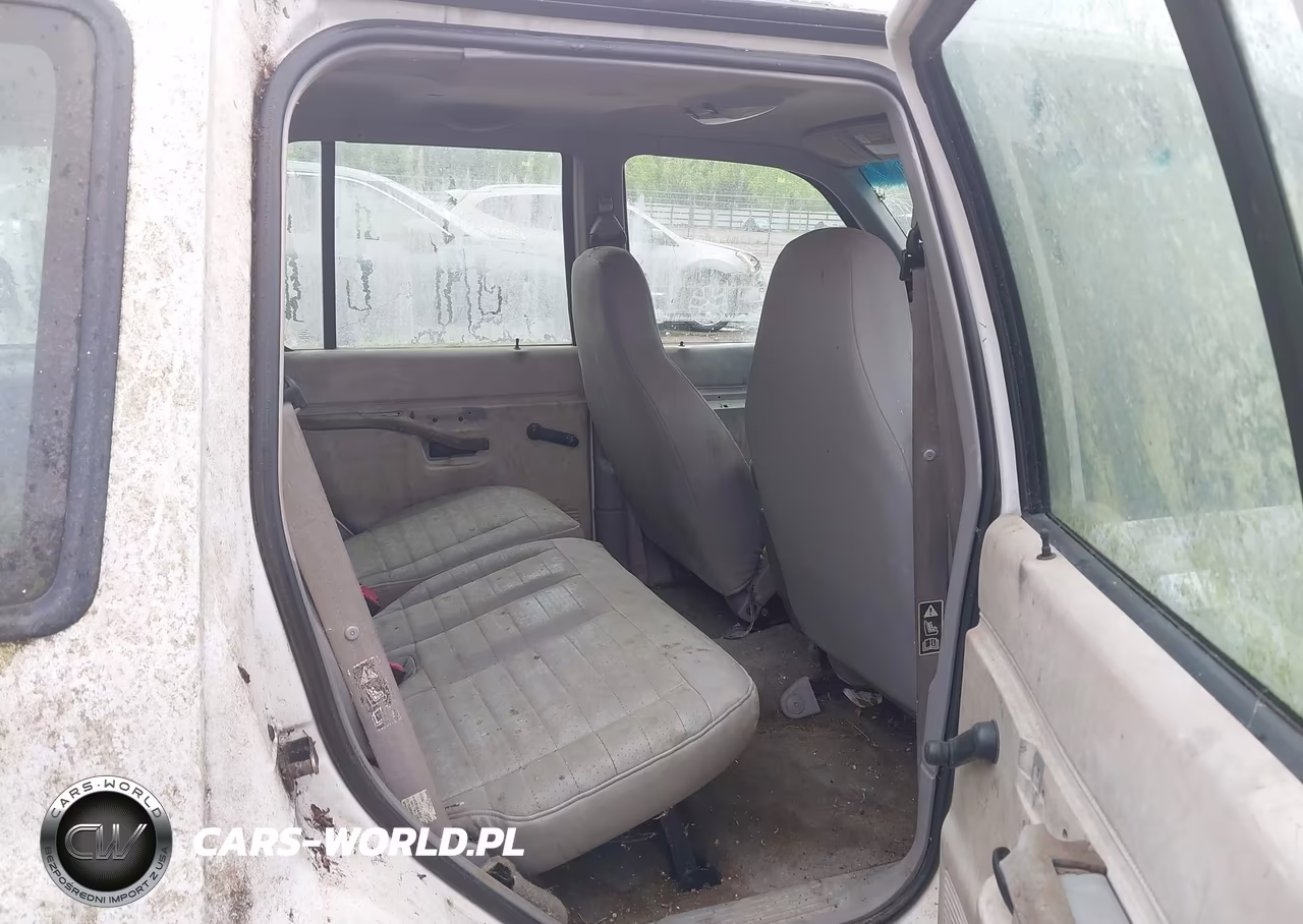2000 Ford Explorer Xl Fleet VIN:1FMZU71X8YUB43925 - 8