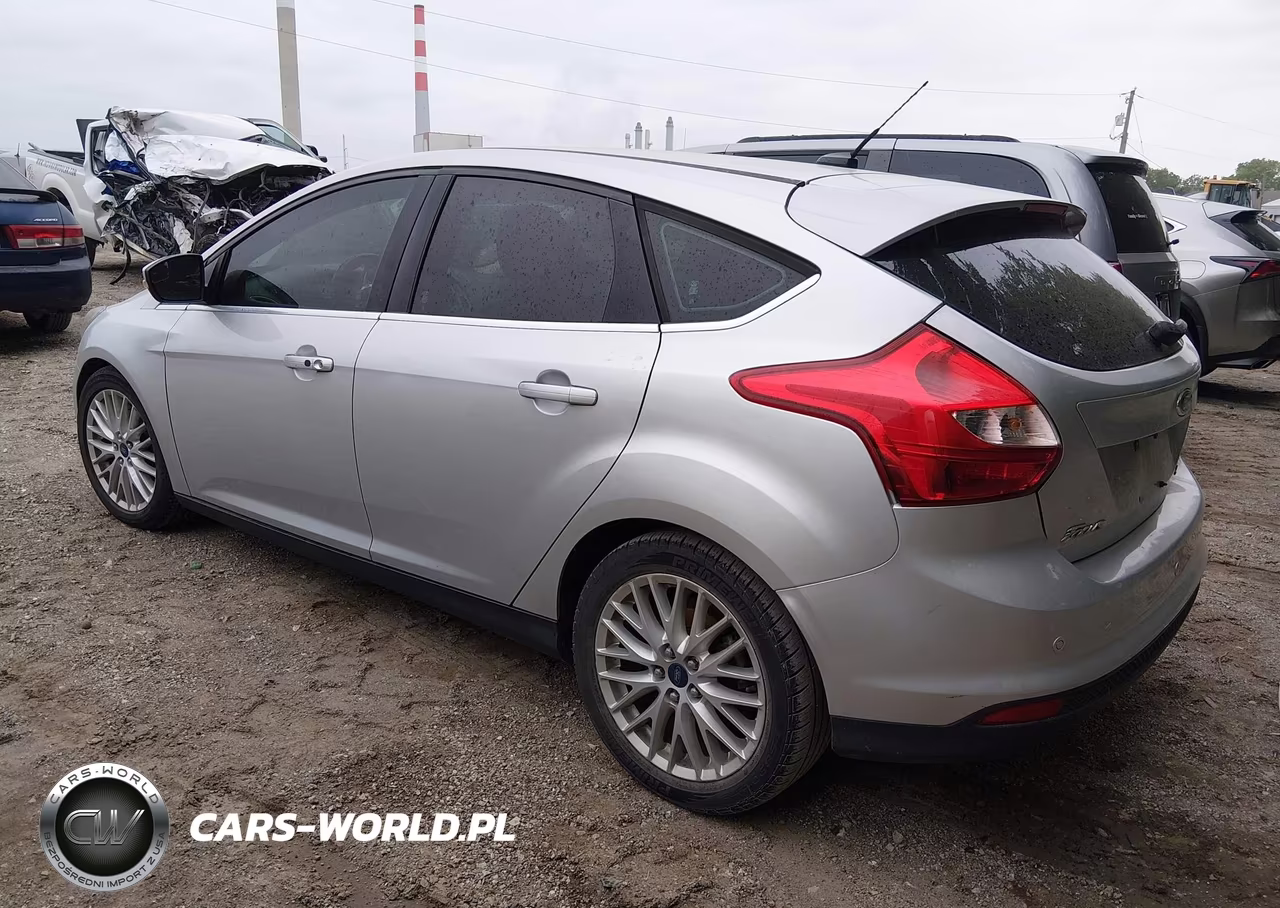 2014 Ford Focus Titanium VIN:1FADP3N26EL397752 - 3