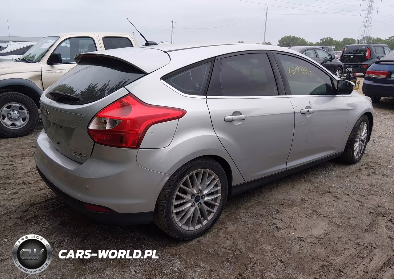 2014 Ford Focus Titanium VIN:1FADP3N26EL397752 - 4