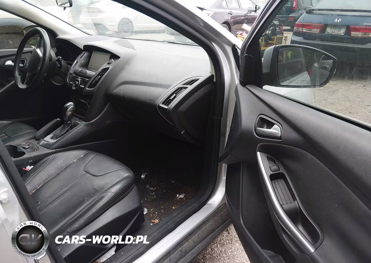 2014 Ford Focus Titanium VIN:1FADP3N26EL397752 - 5