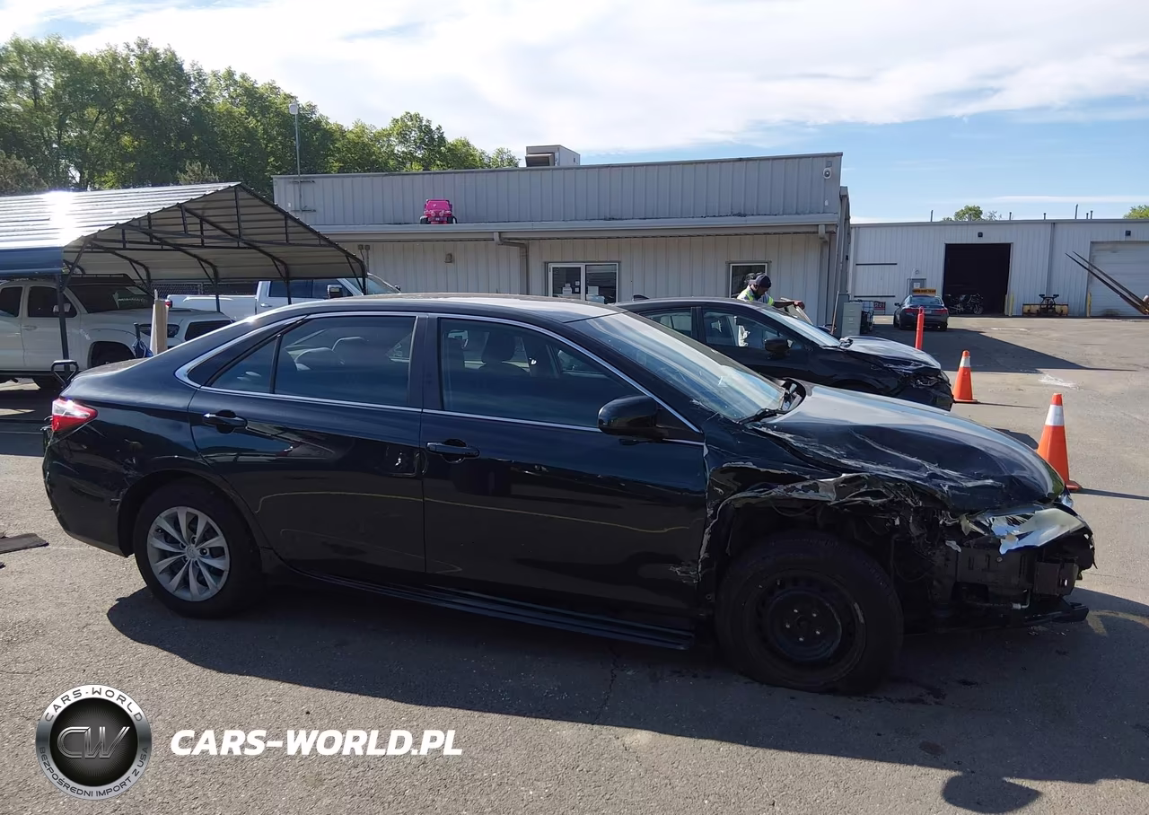 2016 Toyota Camry Le VIN:4T4BF1FK6GR533710 - 14