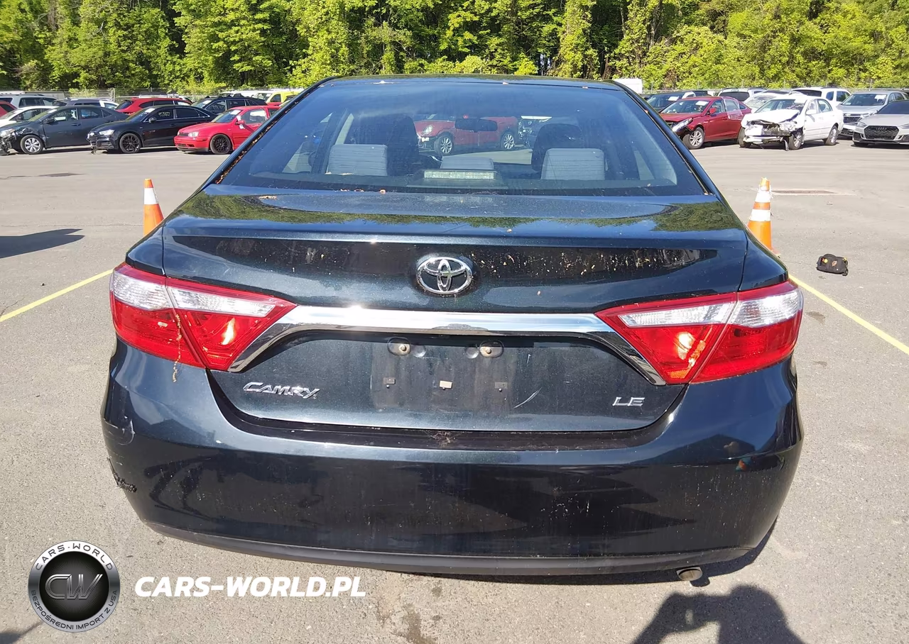 2016 Toyota Camry Le VIN:4T4BF1FK6GR533710 - 17