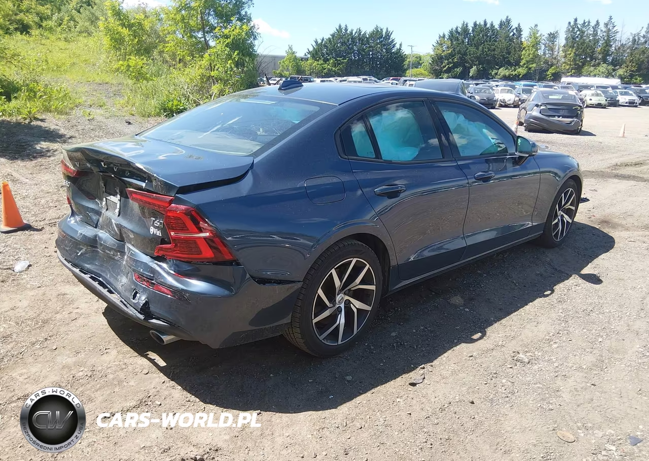 2019 Volvo S60 T6 Momentum VIN:7JRA22TK2KG004490 - 4