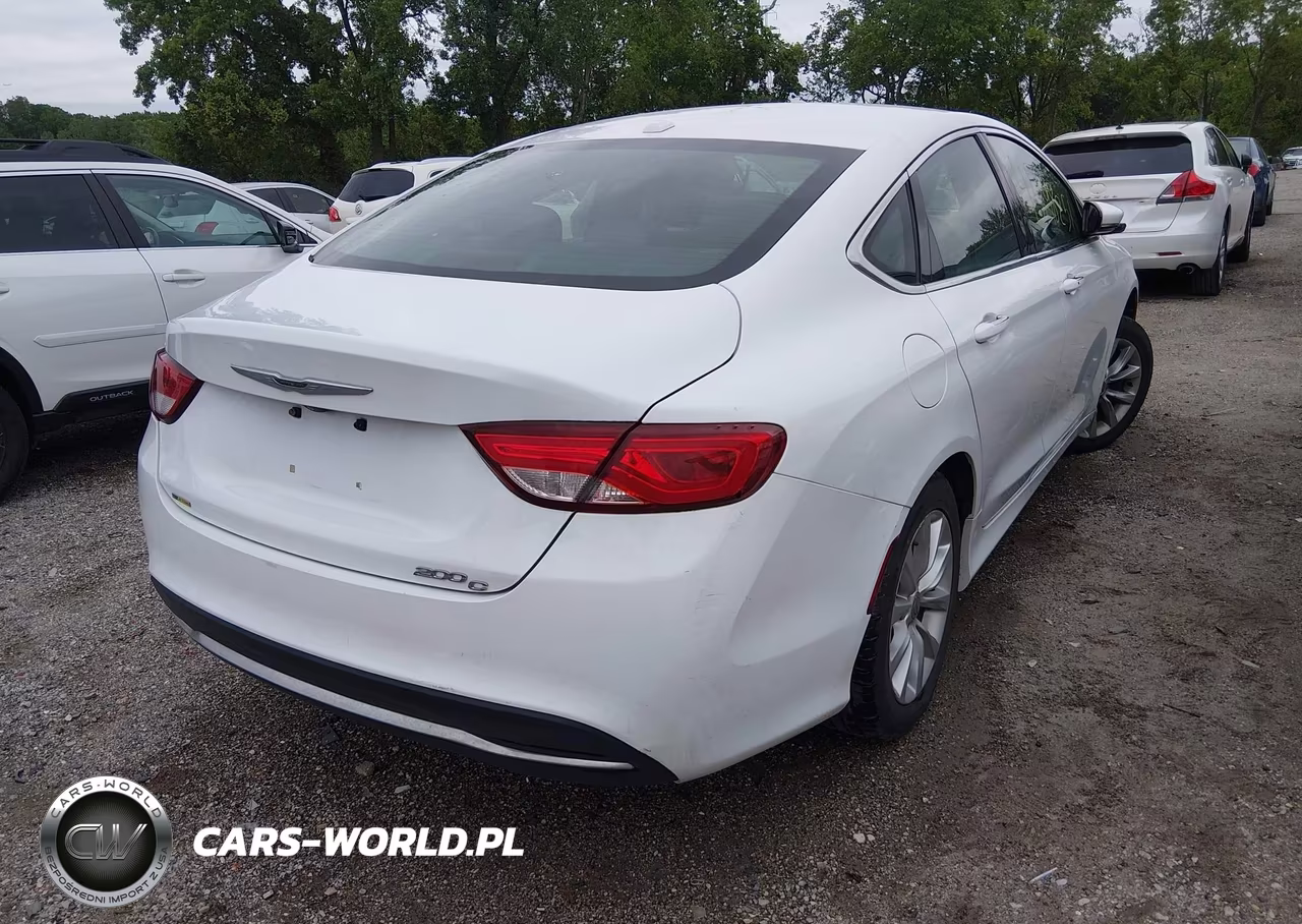 2015 Chrysler 200 C VIN:1C3CCCCB4FN593770 - 4