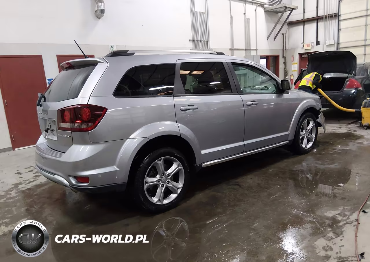 2017 Dodge Journey Crossroad VIN:3C4PDCGG4HT581914 - 4