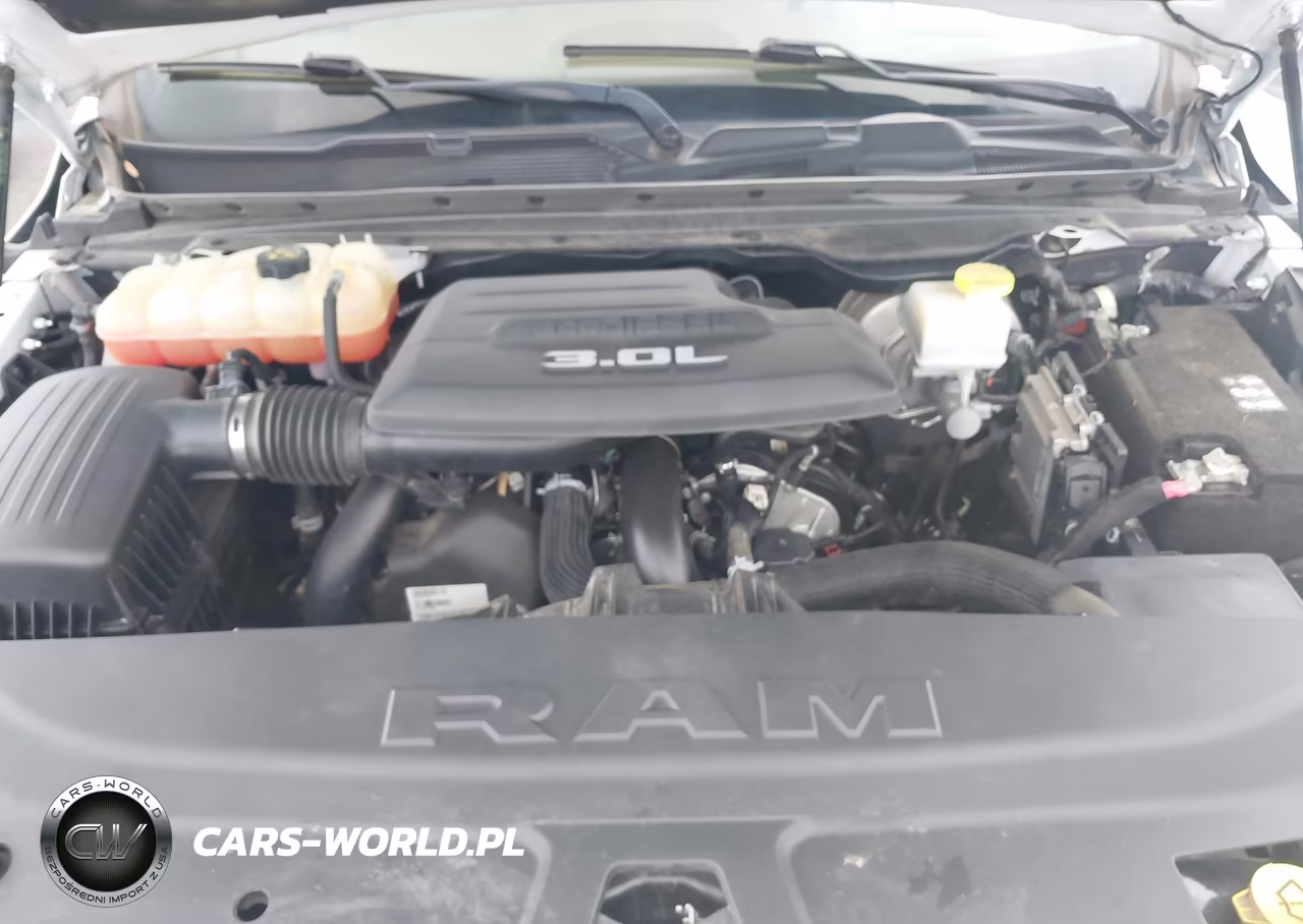2020 Ram 1500 Laramie 4X4 5'7 Box VIN:1C6SRFJM8LN204045 - 10
