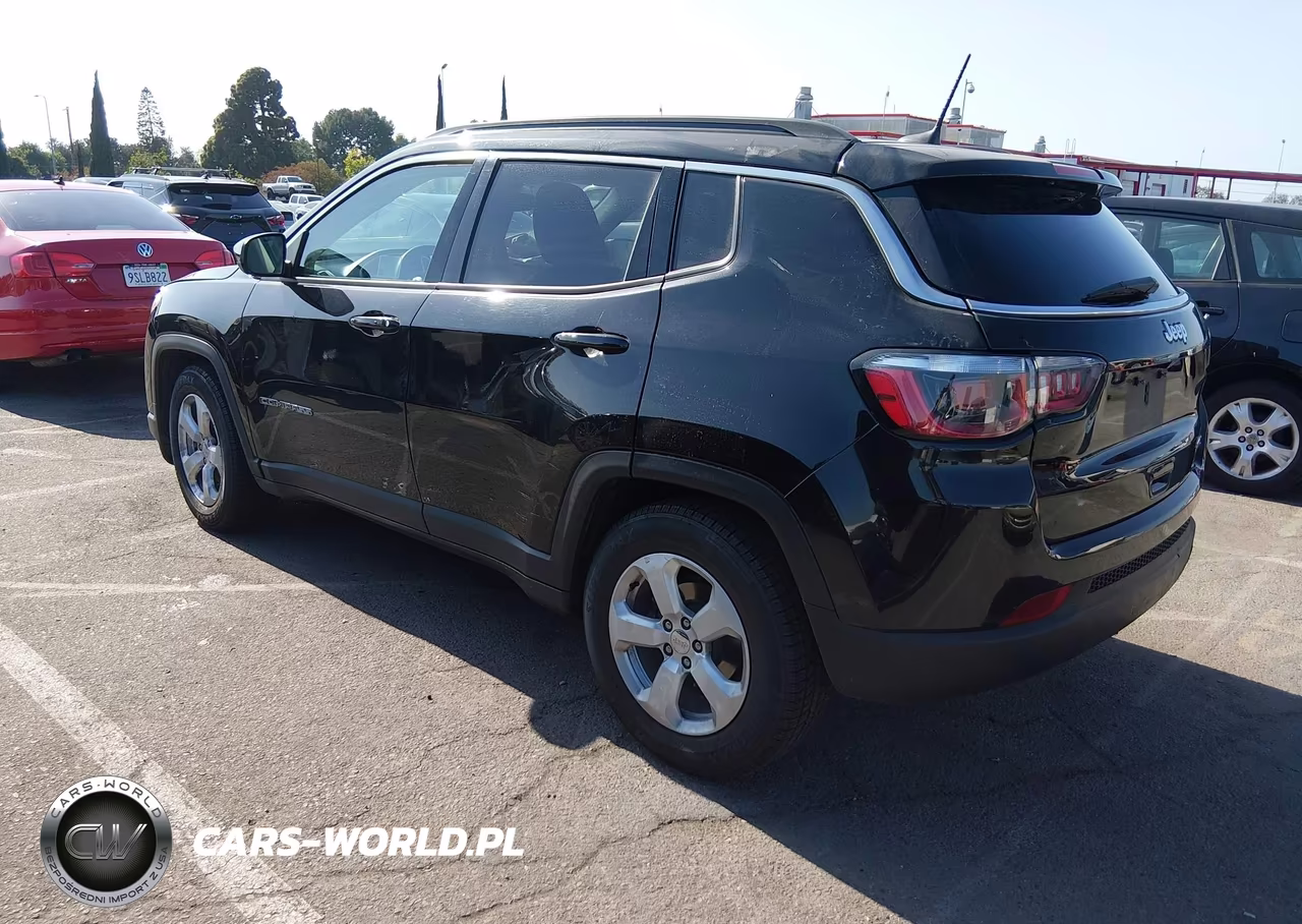 2019 Jeep Compass Latitude Fwd VIN:3C4NJCBBXKT789217 - 3