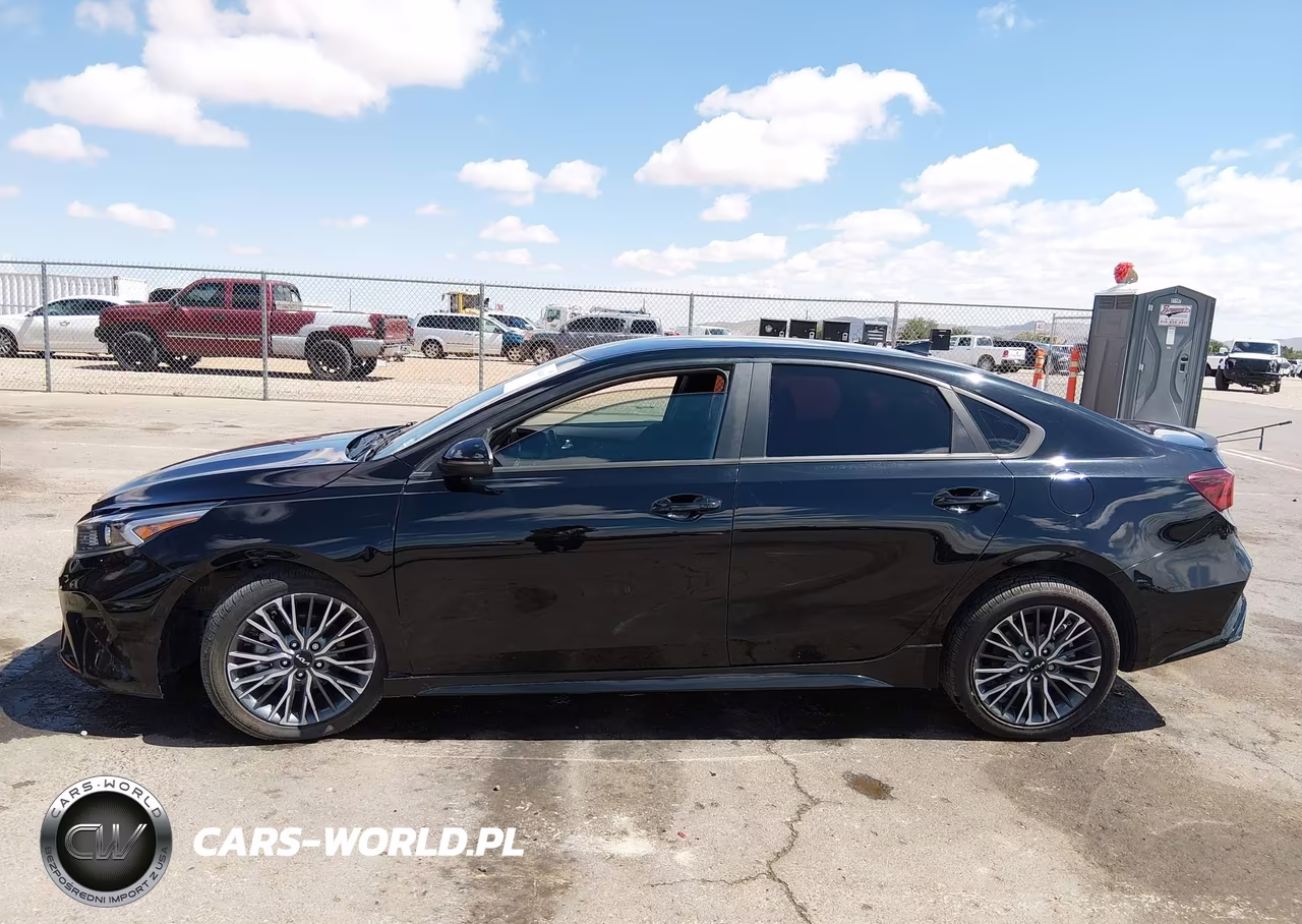 2023 Kia Forte Gt-Line VIN:3KPF54AD4PE660791 - 15