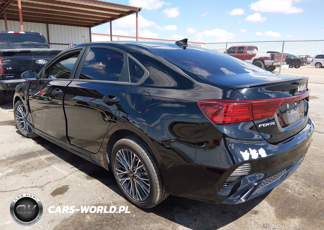 2023 Kia Forte Gt-Line VIN:3KPF54AD4PE660791 - 3