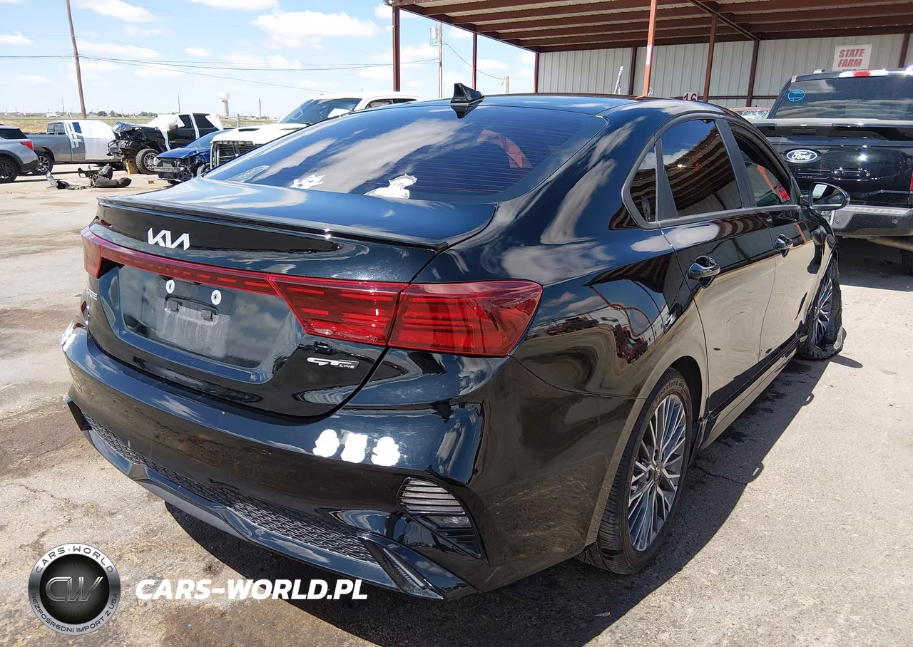 2023 Kia Forte Gt-Line VIN:3KPF54AD4PE660791 - 4