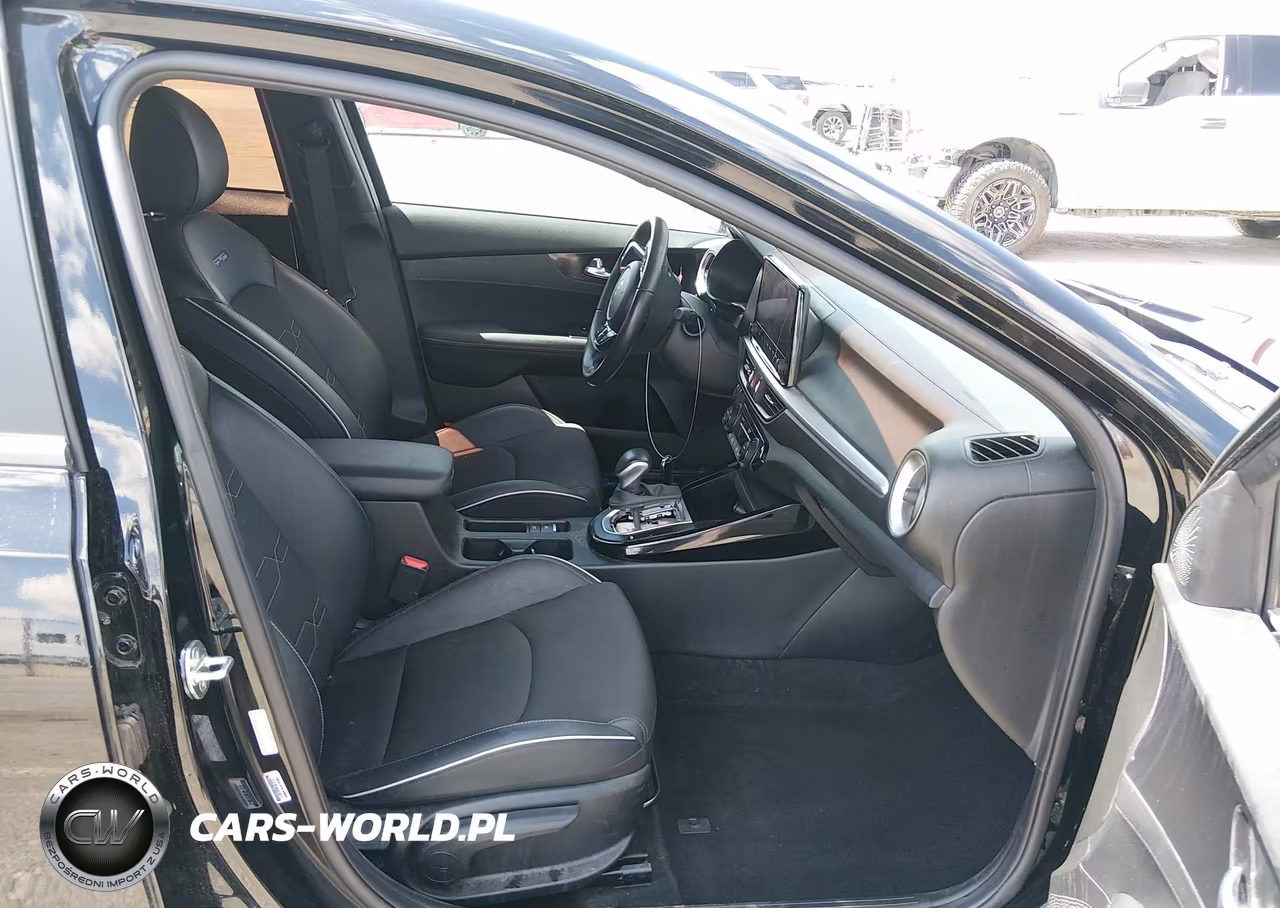 2023 Kia Forte Gt-Line VIN:3KPF54AD4PE660791 - 5
