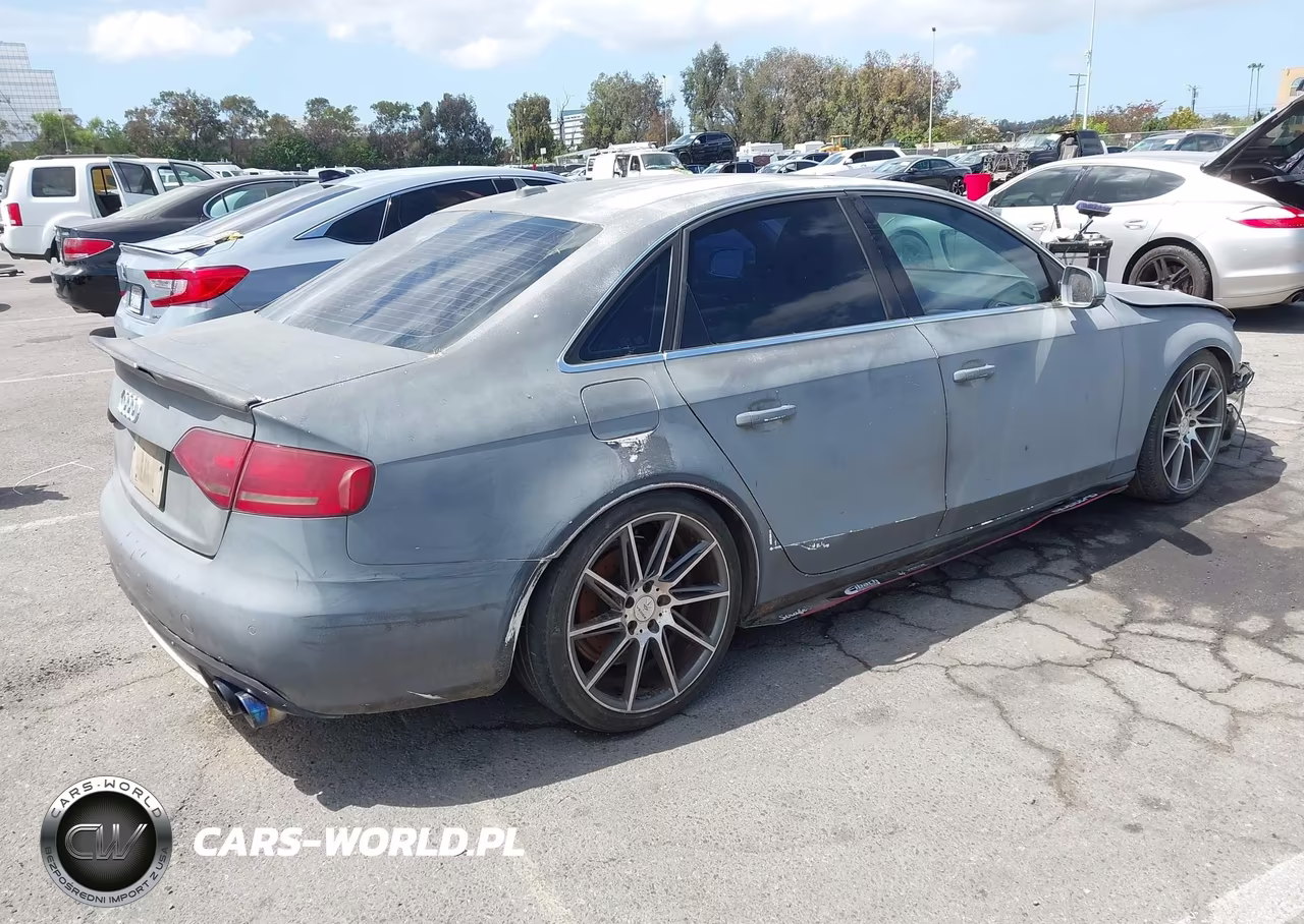 2010 Audi A4 2.0T Premium VIN:WAUFFAFL1AN021215 - 4