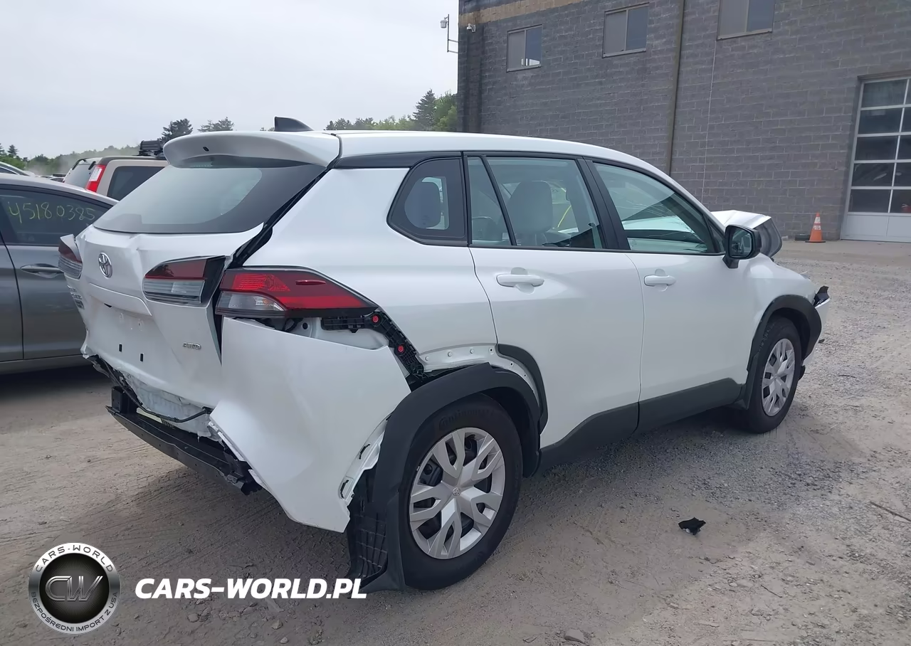 2026 Toyota Corolla Cross L VIN:7MUAAABG8TV152617 - 4