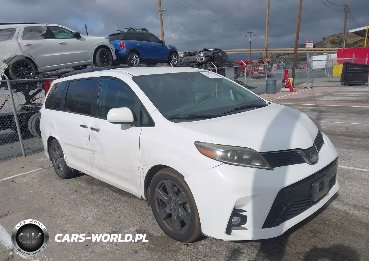 2018 Toyota Sienna Se 8 Passenger