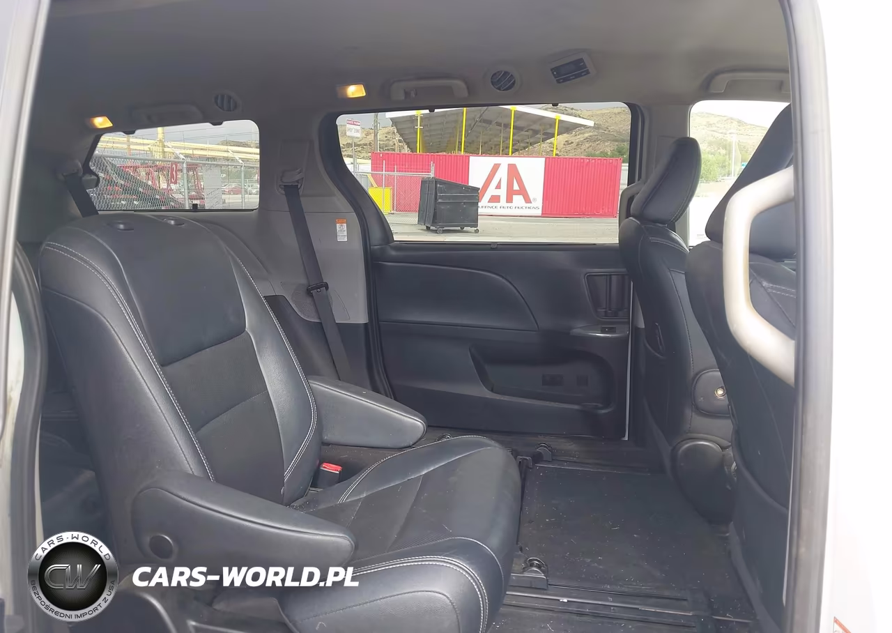 2018 Toyota Sienna Se 8 Passenger VIN:5TDXZ3DC8JS903568 - 8