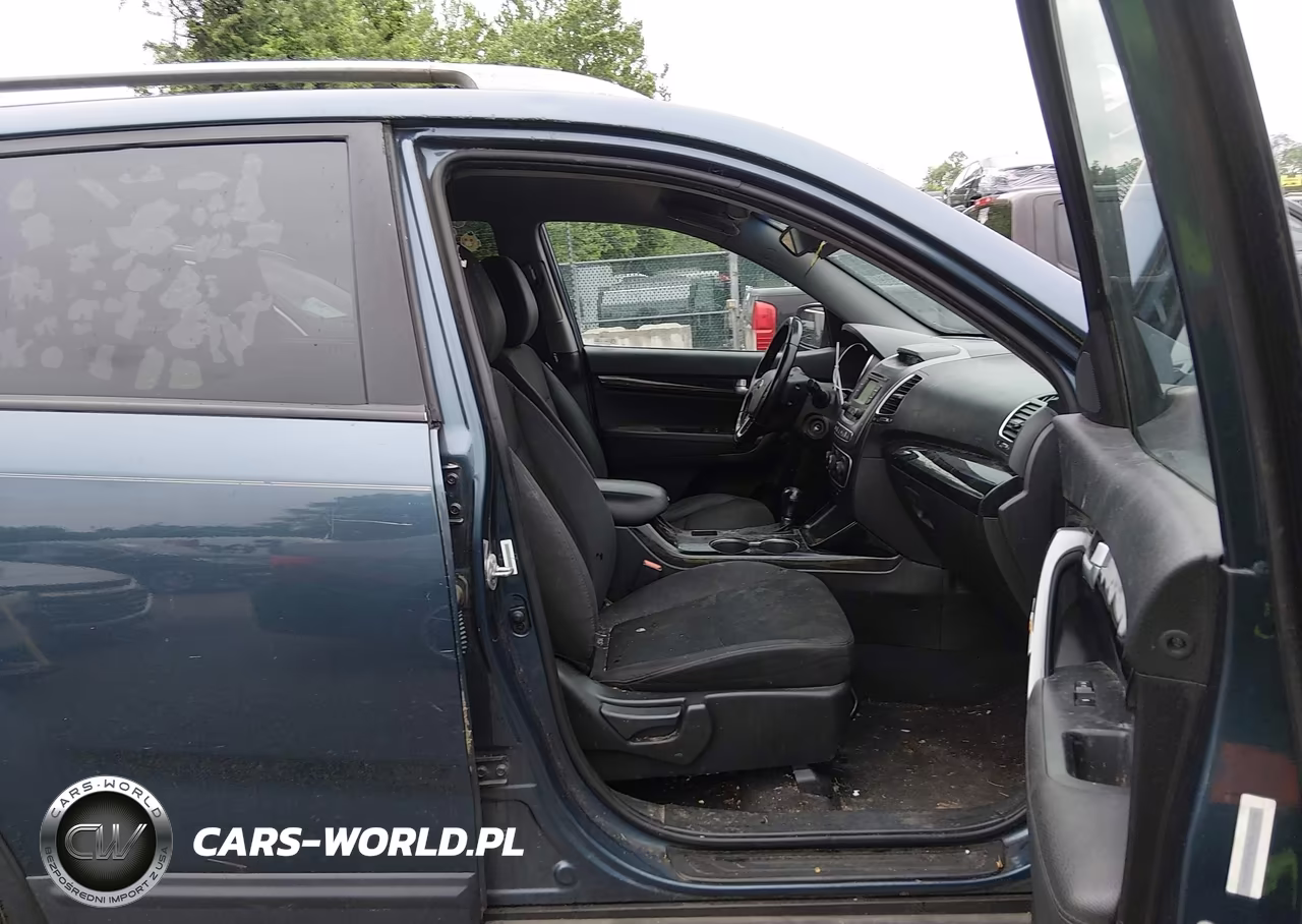 2015 Kia Sorento Lx VIN:5XYKT4A68FG580949 - 5