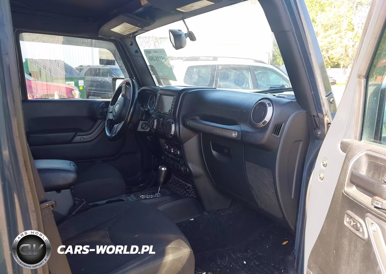 2017 Jeep Wrangler Unlimited Big Bear 4X4 VIN:1C4BJWDG2HL665718 - 5