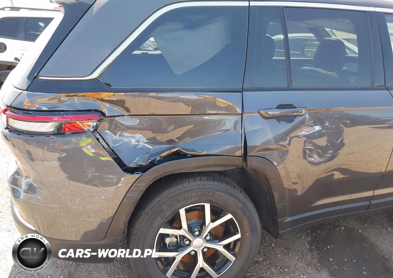 2025 Jeep Grand Cherokee Limited 4X4 VIN:1C4RJHBG3S8786586 - 6