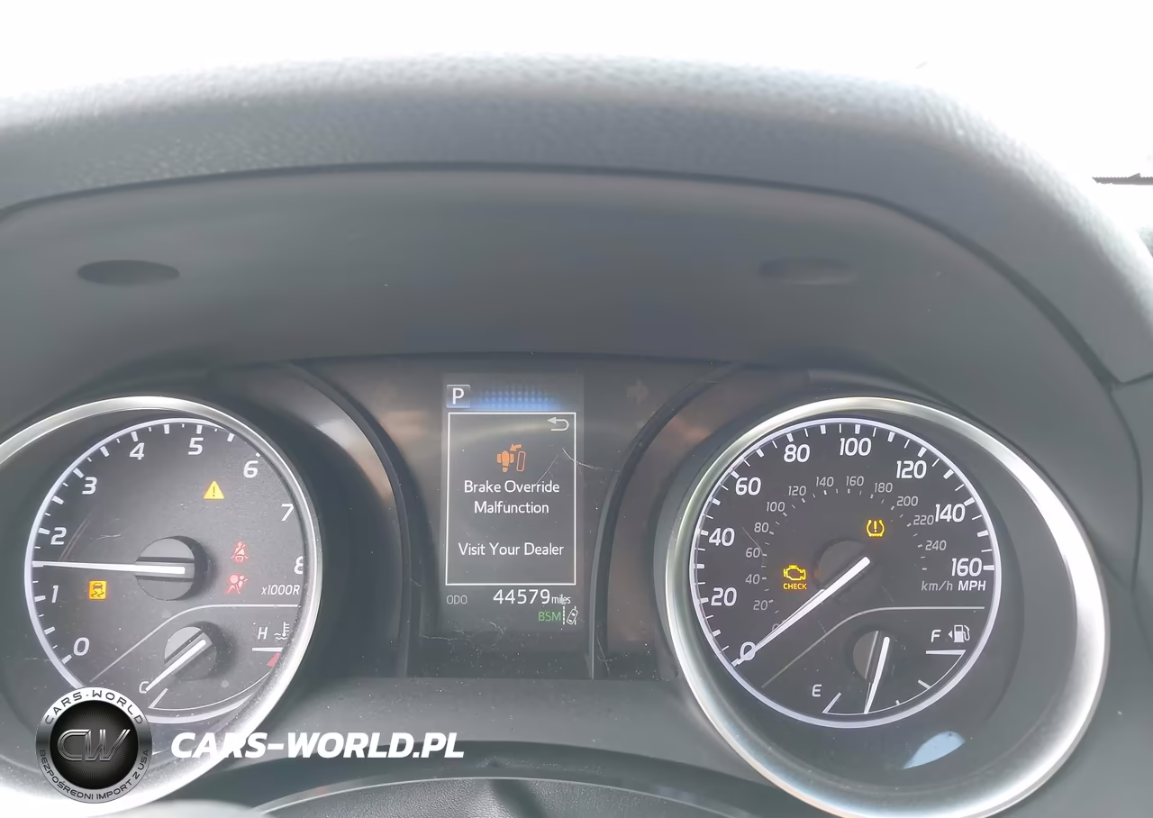 2018 Toyota Camry Le VIN:JTNB11HKXJ3006692 - 16