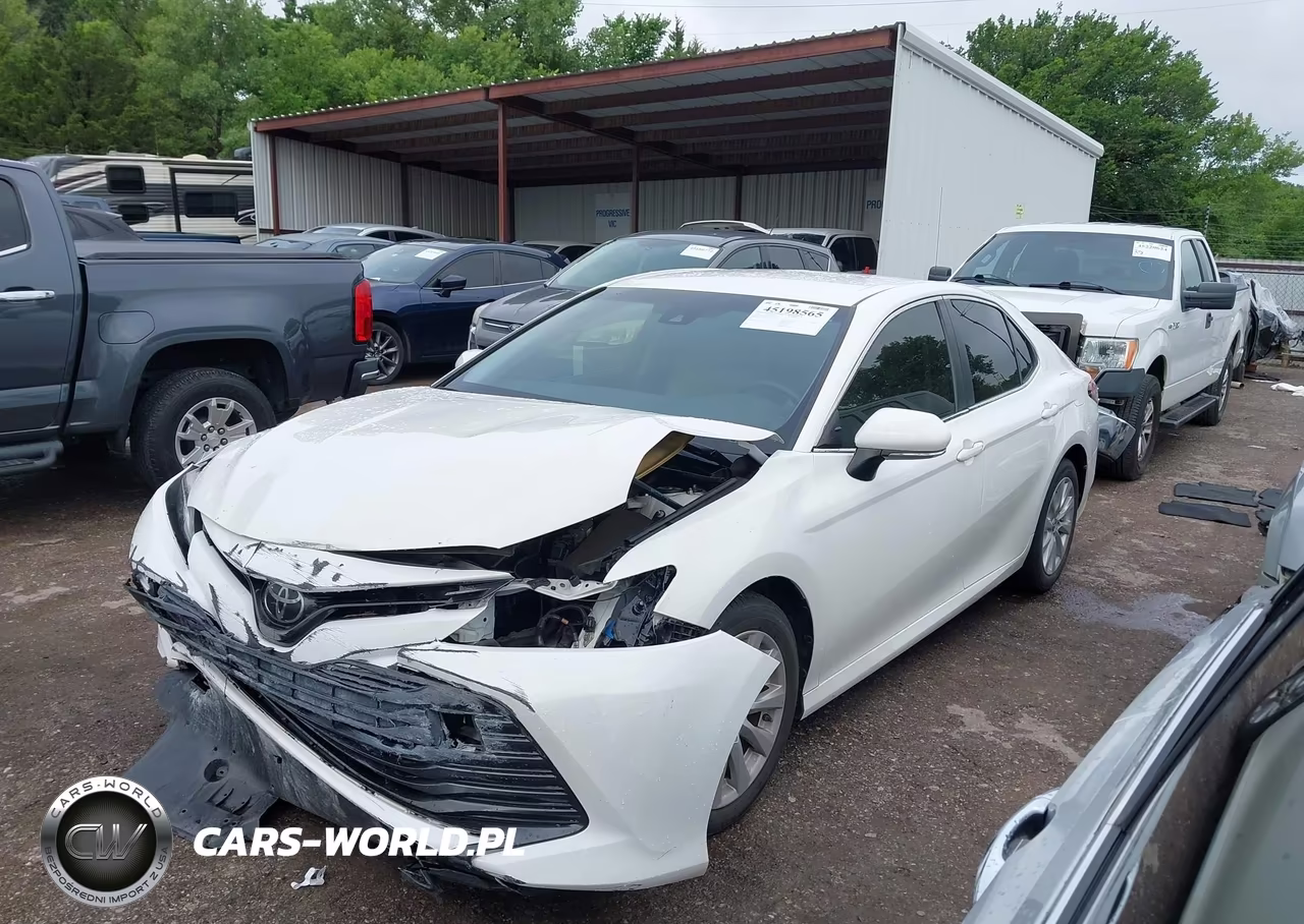 2018 Toyota Camry Le VIN:JTNB11HKXJ3006692 - 2