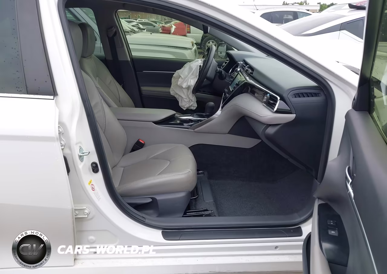 2018 Toyota Camry Le VIN:JTNB11HKXJ3006692 - 5