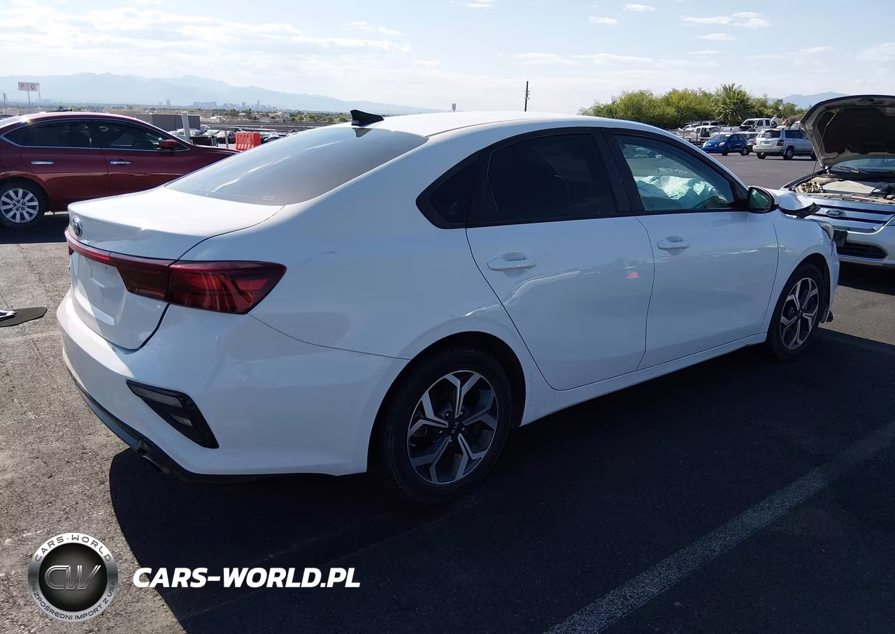 2019 Kia Forte Lxs VIN:3KPF24AD1KE019521 - 4
