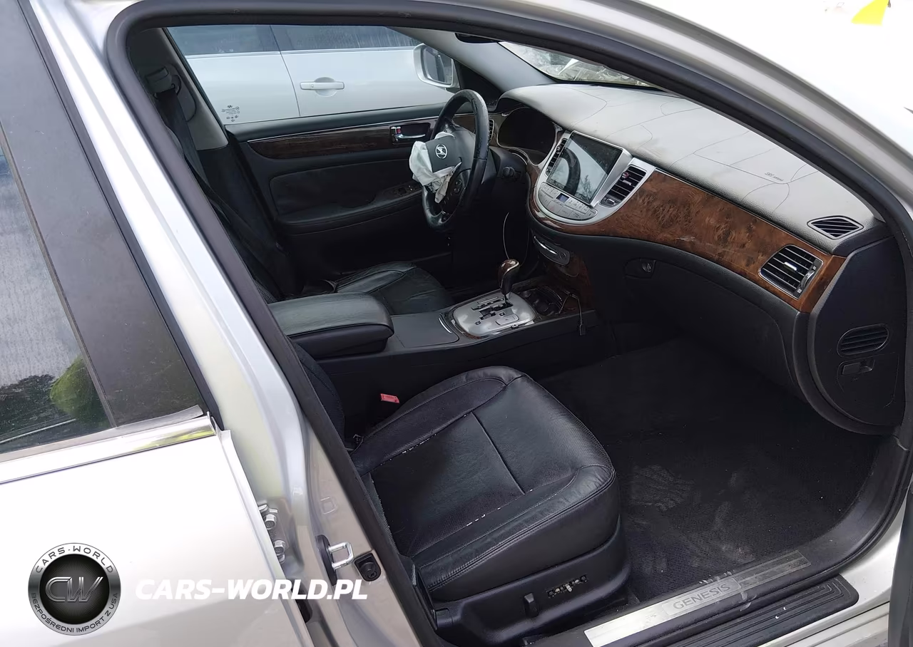 2011 Hyundai Genesis 3.8 VIN:KMHGC4DE7BU137088 - 5