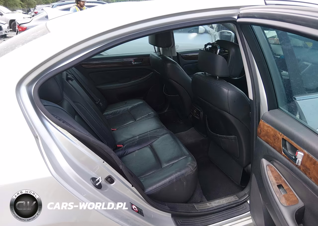 2011 Hyundai Genesis 3.8 VIN:KMHGC4DE7BU137088 - 8