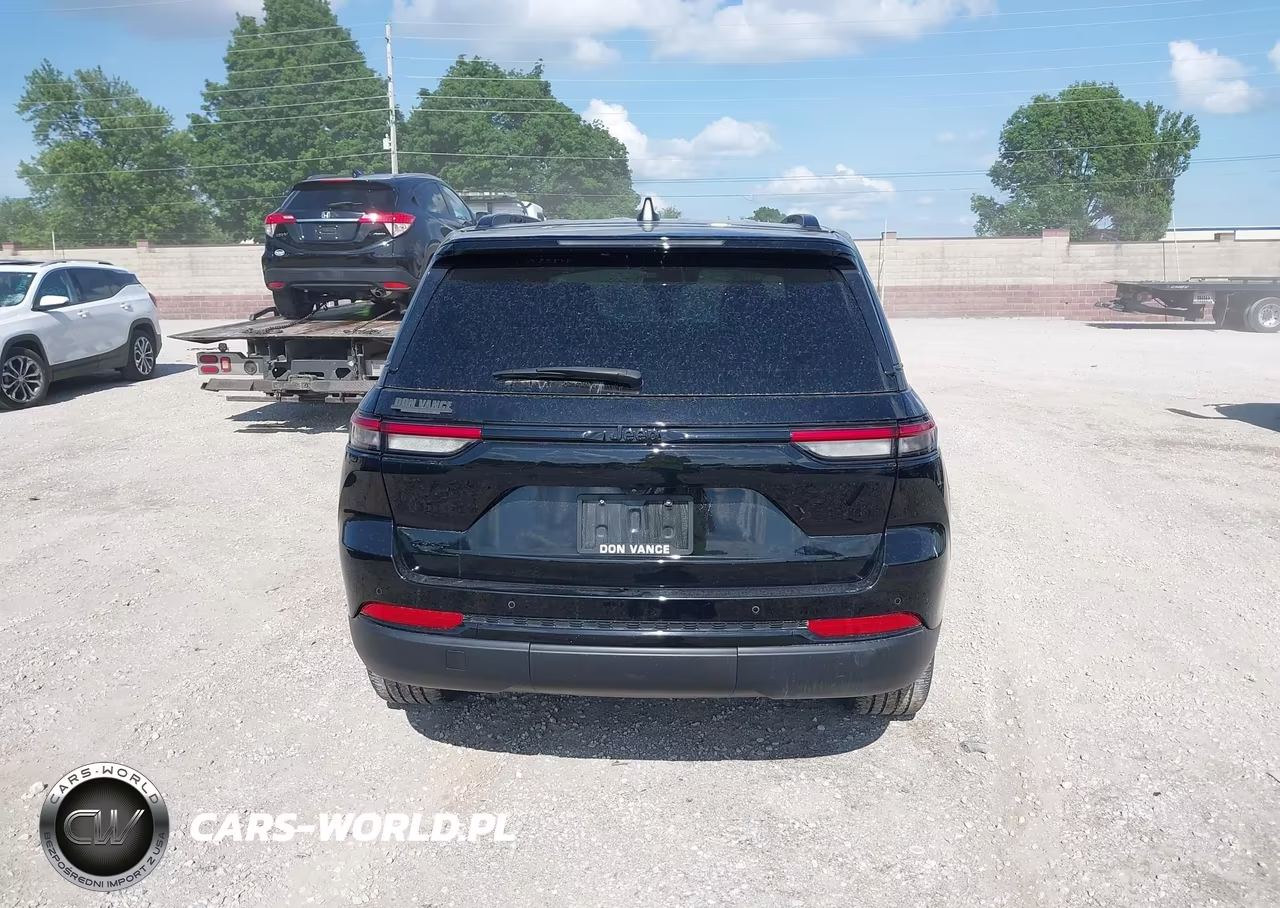 2024 Jeep Grand Cherokee Altitude 4X4 VIN:1C4RJHAG5RC679001 - 16