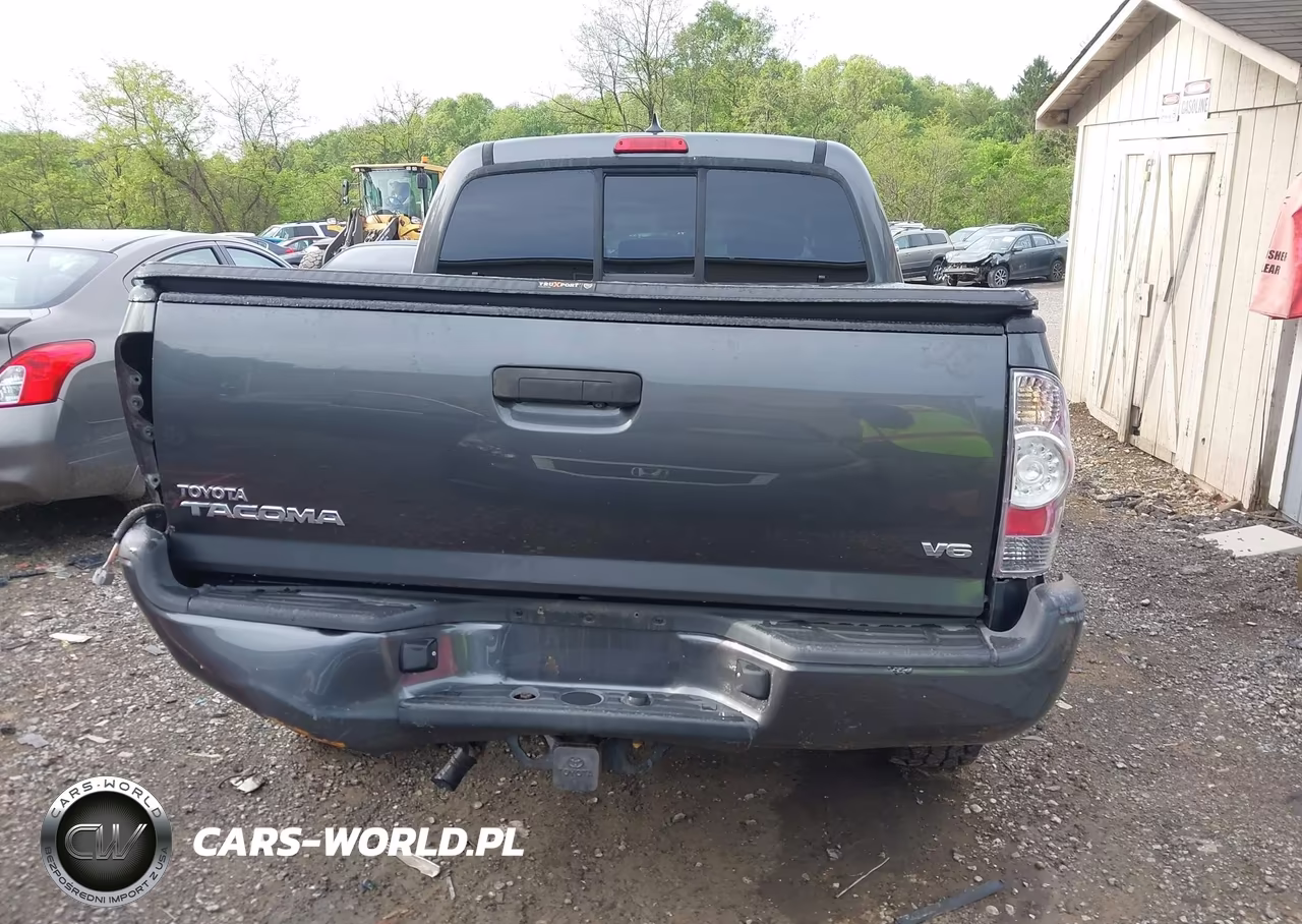 2015 Toyota Tacoma Base V6 VIN:3TMLU4EN6FM177381 - 16