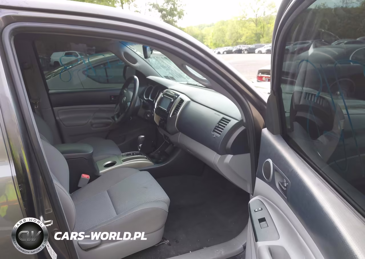 2015 Toyota Tacoma Base V6 VIN:3TMLU4EN6FM177381 - 5