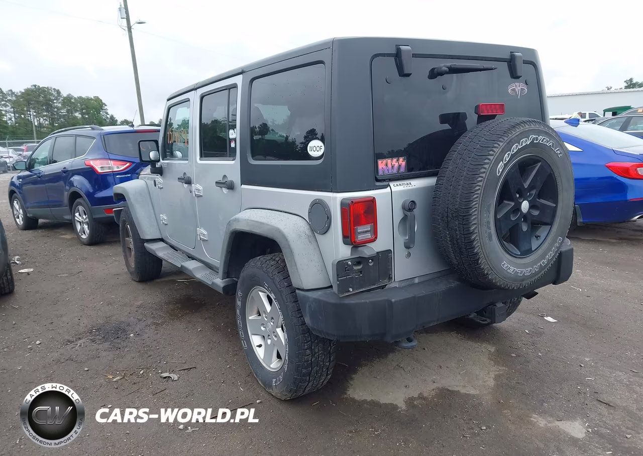2012 Jeep Wrangler Unlimited Sport VIN:1C4BJWDGXCL172619 - 3