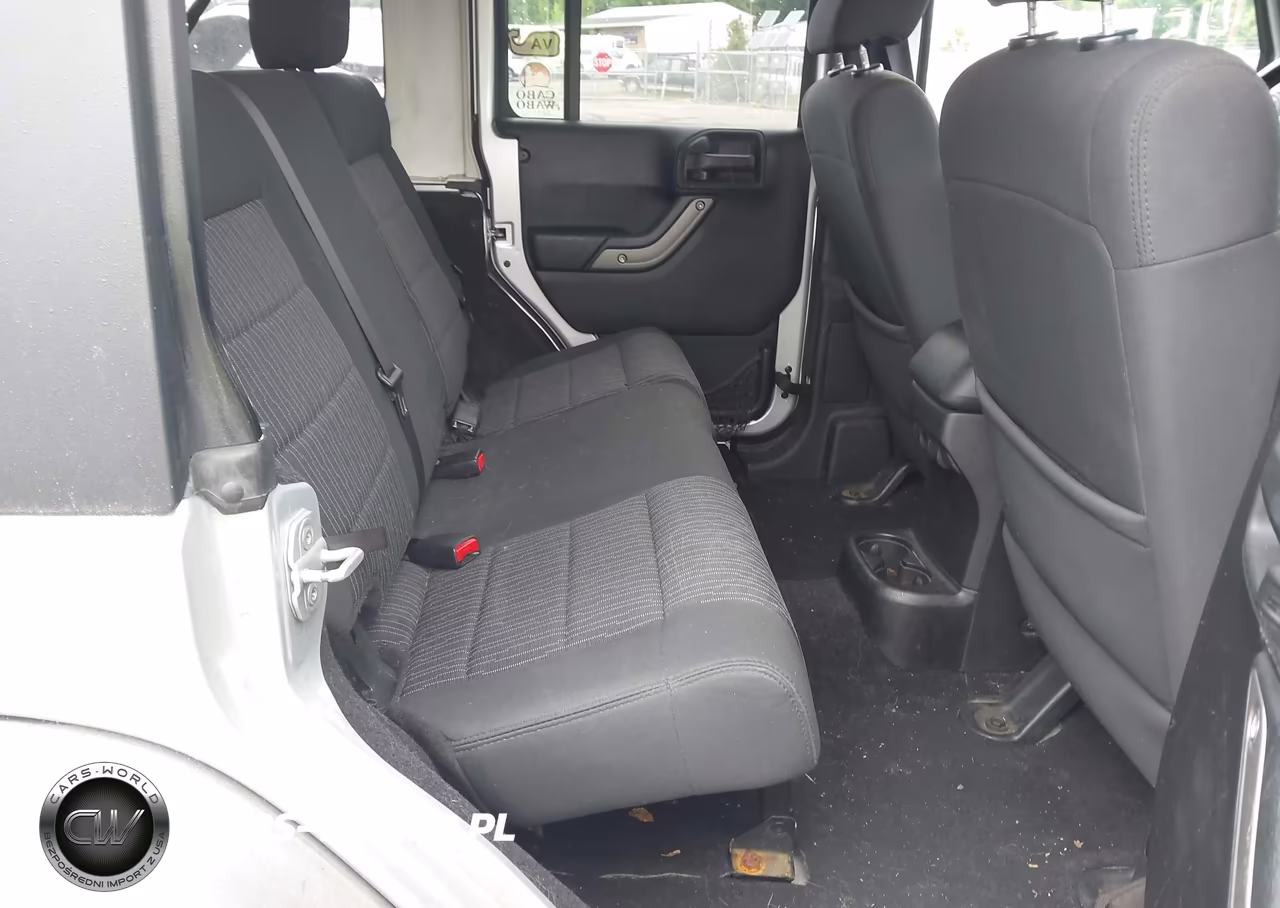 2012 Jeep Wrangler Unlimited Sport VIN:1C4BJWDGXCL172619 - 8
