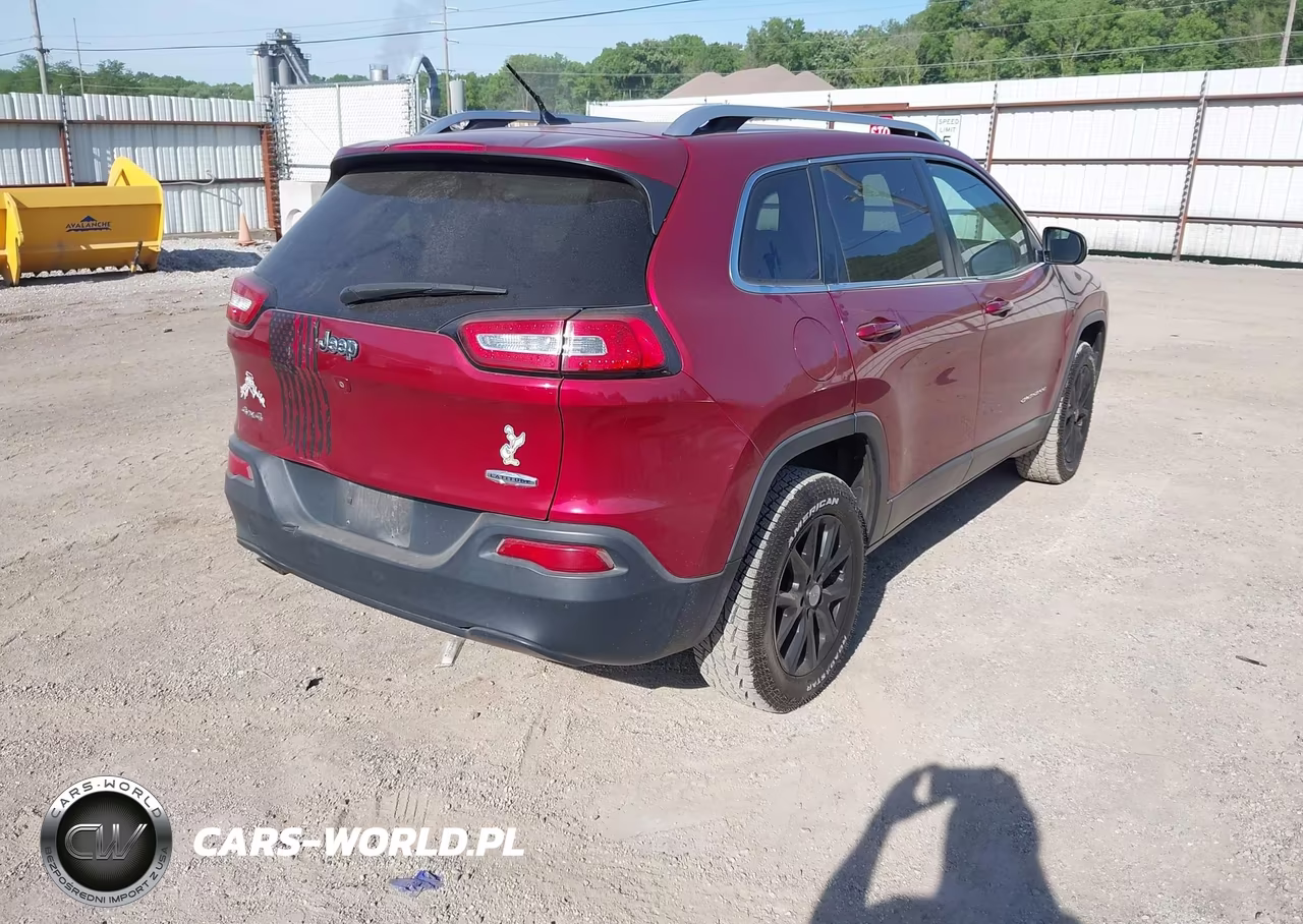2015 Jeep Cherokee Latitude VIN:1C4PJMCB7FW715041 - 4