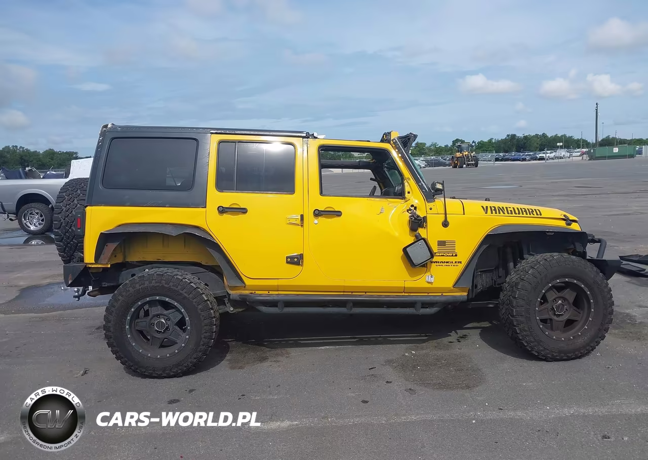 2015 Jeep Wrangler Unlimited Sport VIN:1C4BJWDGXFL609412 - 14