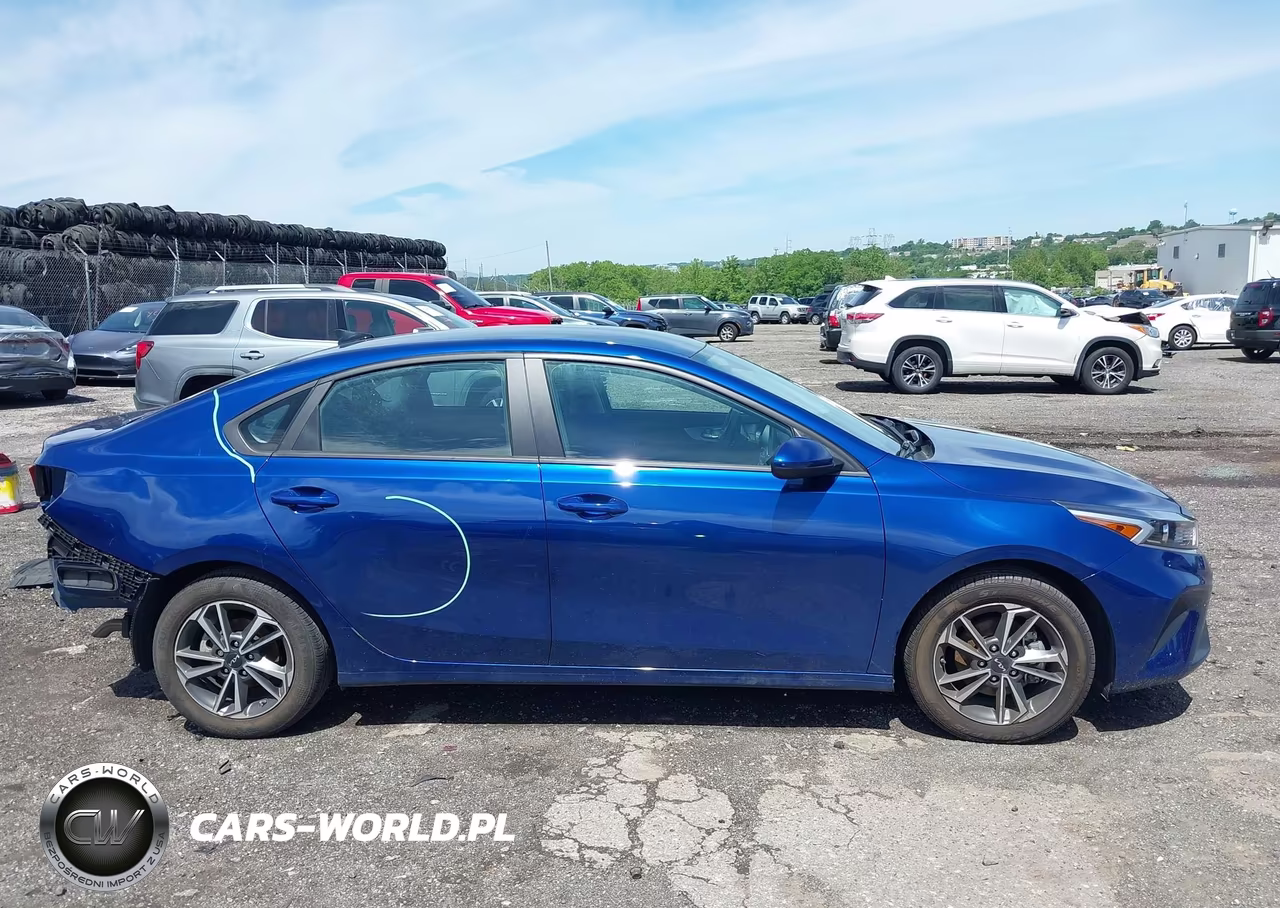 2023 Kia Forte Lxs VIN:3KPF24ADXPE585796 - 14